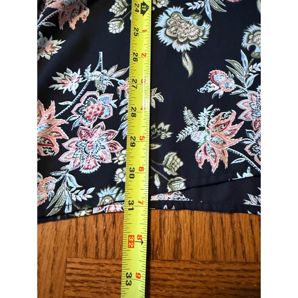 Terra & Sky Womens 3X Black Soot Floral Roll Tab Sleeve V-Neck Blouse - Picture 11 of 11